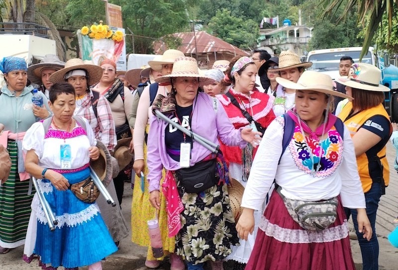 Inicia columna de mujeres la 63ª Peregrinación de Querétaro al Tepeyac desde Neblinas, Landa de Matamoros