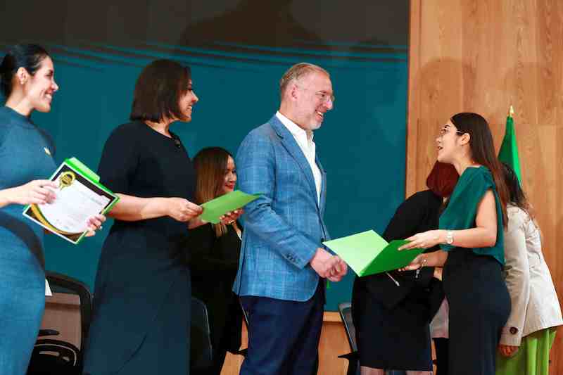 Reconoce Marco Del Prete liderazgo de #MujeresEmpresarias queretanas en sostenibilidad y economía circular. El funcionario Estatal acudió a un evento organizado por Consejo Coordinador de Mujeres Empresarias (CCME) capítulo Querétaro.