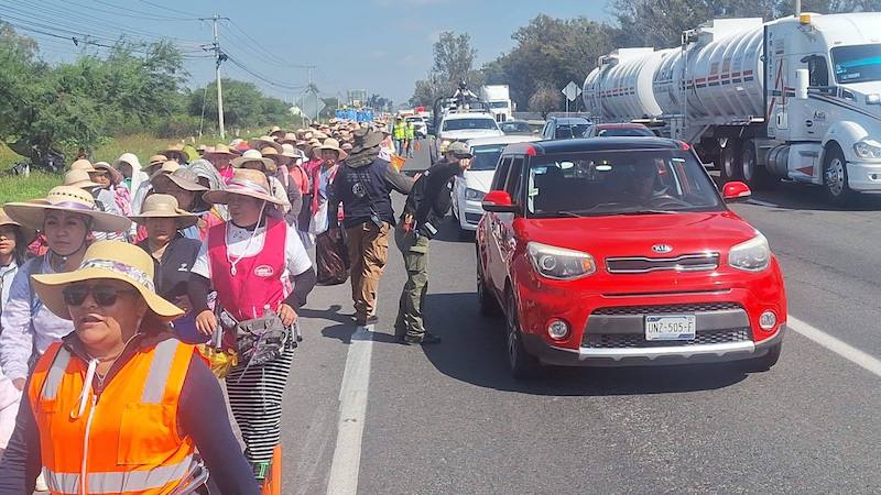 Sin contratiempos, miles de mujeres peregrinas avanzan rumbo al Tepeyac; llegan a San Juan del Río
