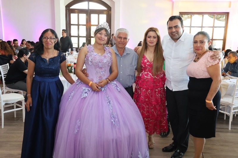 Colón celebra a 80 adolescentes con el programa “Mis XV Años: Un mismo sueño”