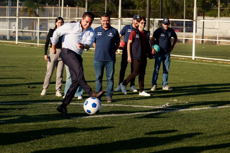 Felifer Macías inaugura torneo deportivo mixto “Querétaro con Futuro”