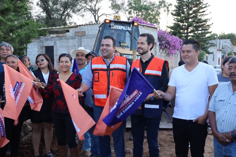 Gaspar Trueba y Paul Ospital dan el banderazo para rehabilitar dos calles en Nogales, Colón
