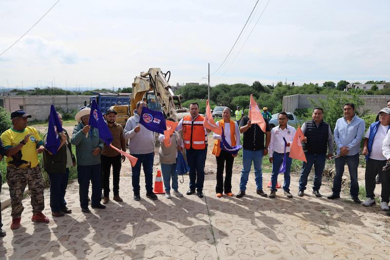 Inicia Gaspar Trueba obras de urbanización en La Zorra y La Peñuela