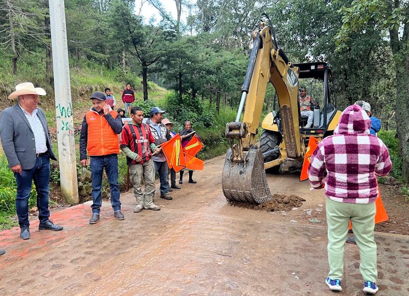 Inicia obra de empedrado en Barrio La Joya, Amealco