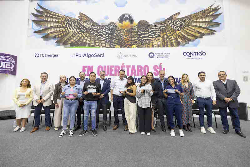 Mauricio Kuri entrega becas TC Energía a estudiantes universitarios queretanos