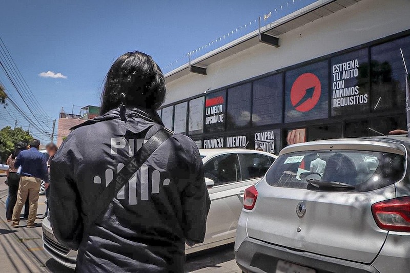 Realizan 9 cateos en financieras automotrices de Querétaro; 76 personas detenidas por investigaciones de fraude