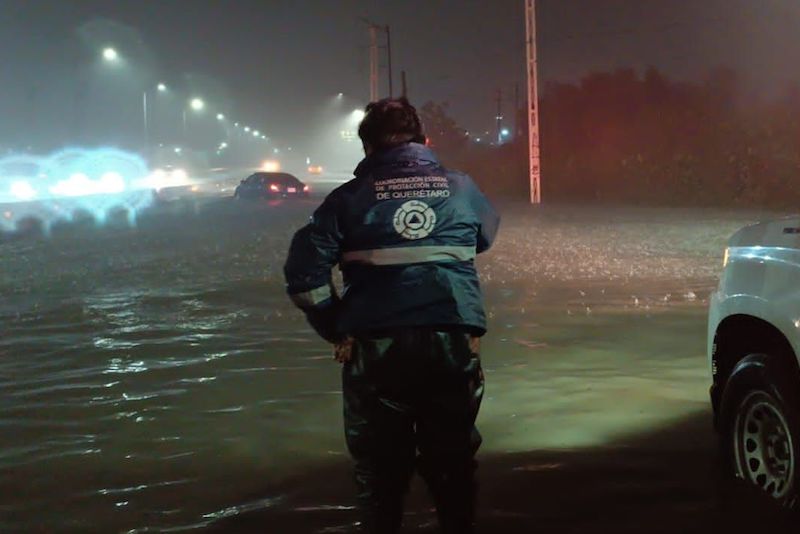 Tromba afecta a familias en Amealco; habilitan albergues provisionales