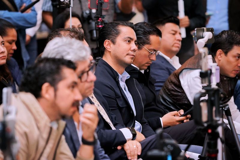 Anuncia Felifer Macías amplio operativo con pipas y bidones ante suspensión temporal del agua potable