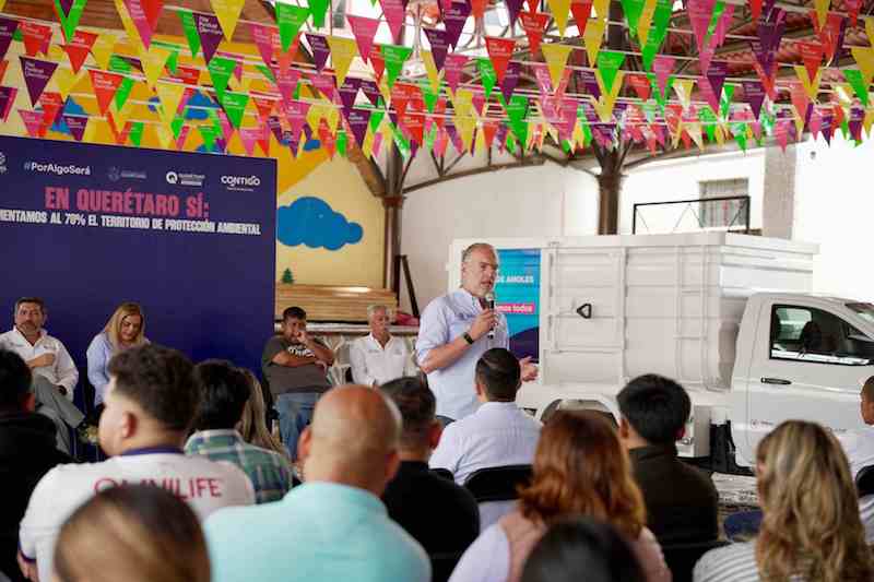 Entrega Marco Del Prete camiones recolectores en Pinal de Amoles