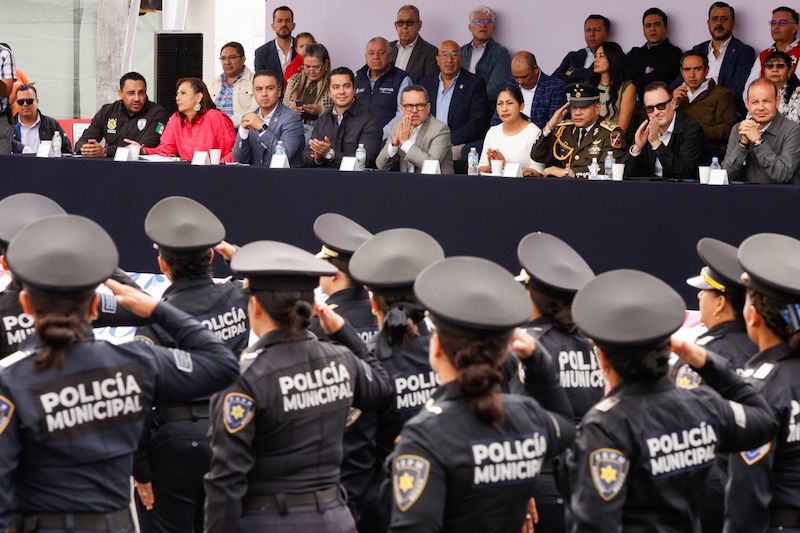 Felifer Macías acompaña al Gobernador Mauricio Kuri en el Desfile Cívico Militar por Aniversario de la Independencia