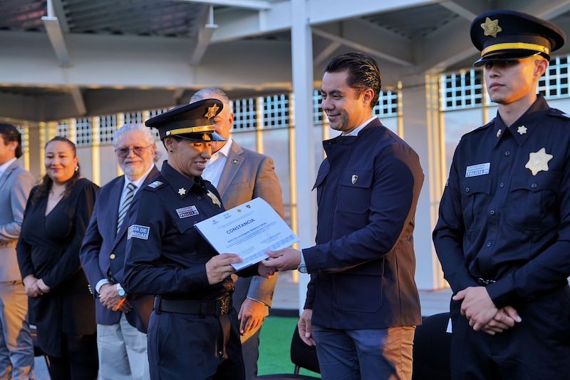 Felifer Macías toma protesta a 63 nuevos elementos de la Guardia Cívica y Municipal