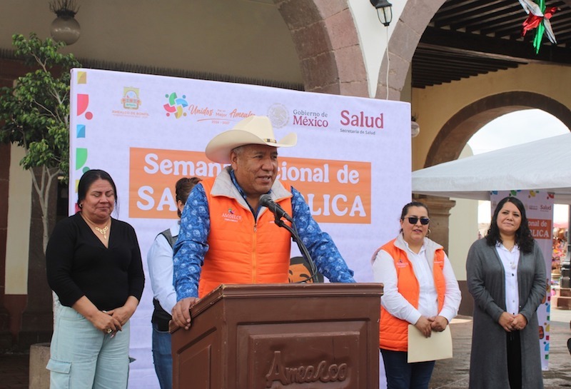 Óscar Pérez encabezó el arranque de la Semana Nacional de Salud en Amealco