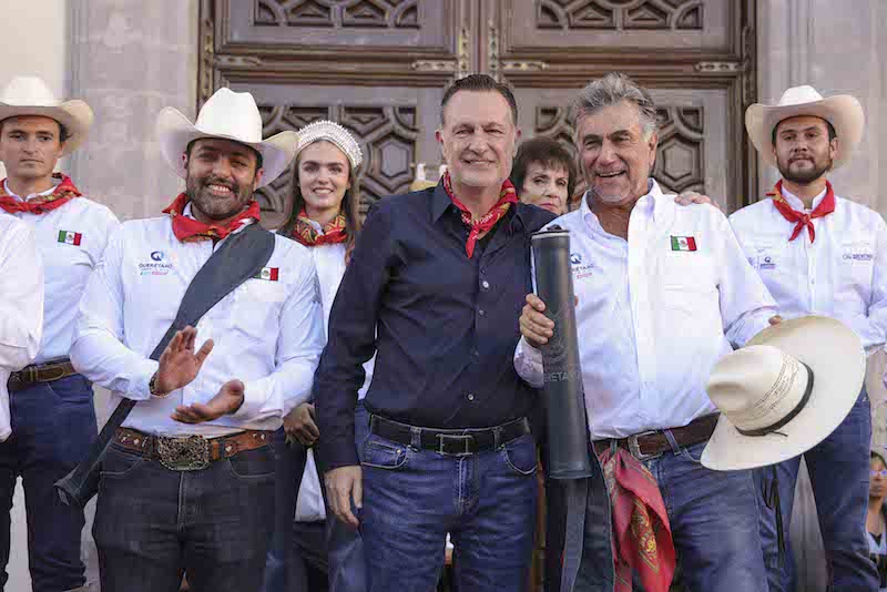 Querétaro da inicio a los festejos patrios con la Cabalgata Histórica de la Conspiración