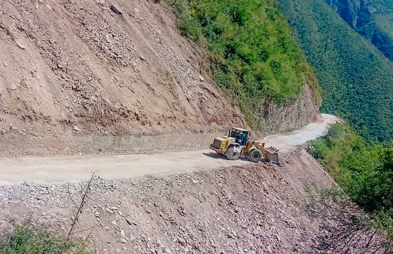 Concluyen trabajos de remoción de derrumbes en camino Apartero-Alamos, San Joaquín