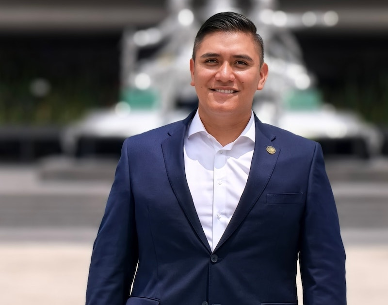 Diputado de Morena propone hasta 6 años de cárcel por difundir memes, stikers, contenidos digitales generados por AI