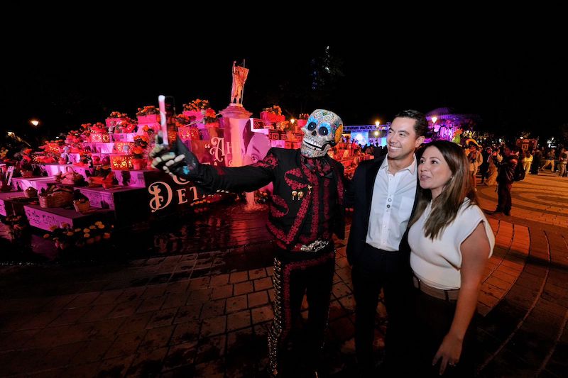 Felifer Macías inaugura el Festival de Día de Muertos 2025 en la Alameda Hidalgo