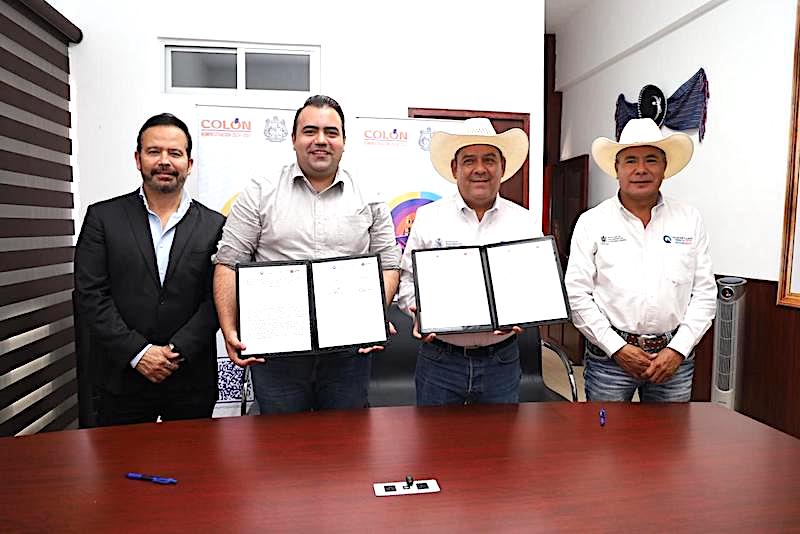 Firma Gaspar Trueba convenio con SEDEA para fortalecer al sector agropecuario de Colón