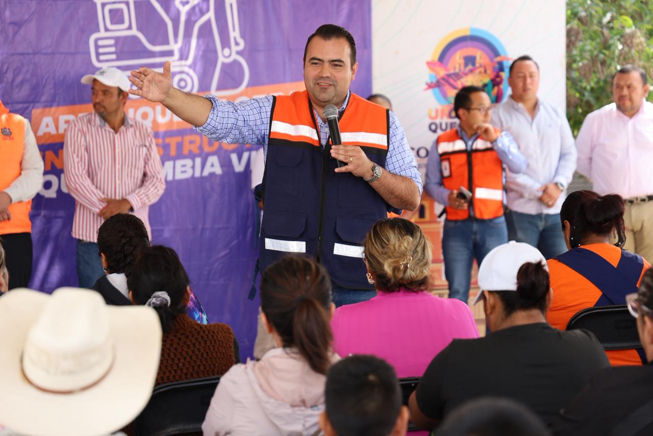 Gaspar Trueba da inicio a la ampliación de la carretera de acceso a El Blanco, Colón