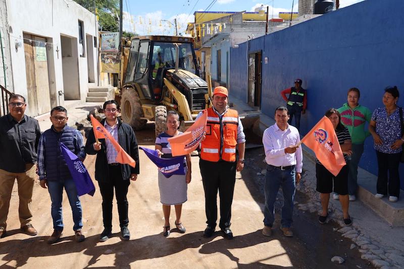 Inicia Gaspar Trueba nueva obra de urbanización en el Barrio Las Crucitas, Colón