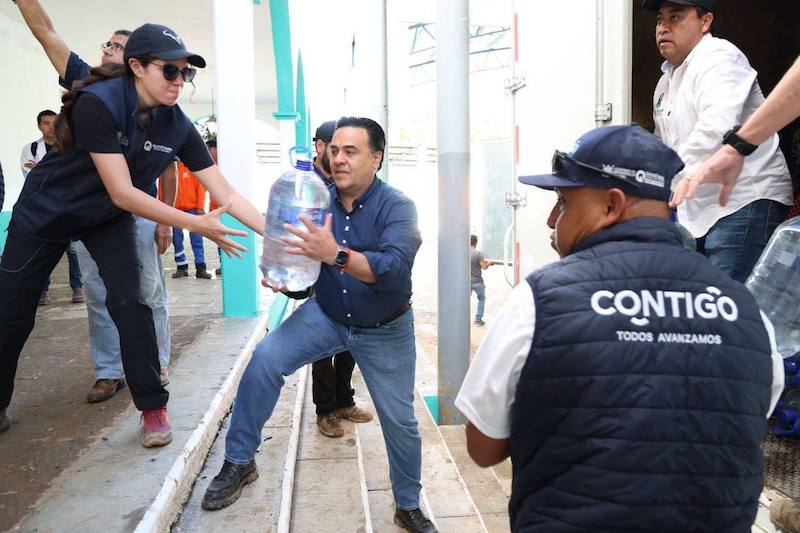 Supervisa Luis Nava entrega de apoyos a familias afectadas por lluvias