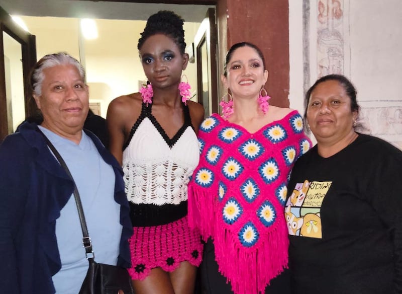 Artesanas de Peñamiller destacan en pasarela “Wedi’ye: Manos que Tejen en Hñöhñö” en la Ciudad de Querétaro