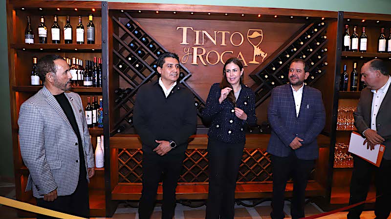 Inauguran en Bernal el restaurante Tinto y Roca, nueva apuesta gastronómica para el turismo