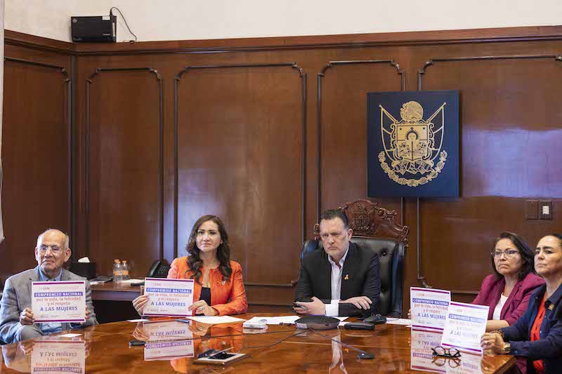 Mauricio Kuri firma el Compromiso Nacional por la vida, la felicidad y el respeto a las mujeres