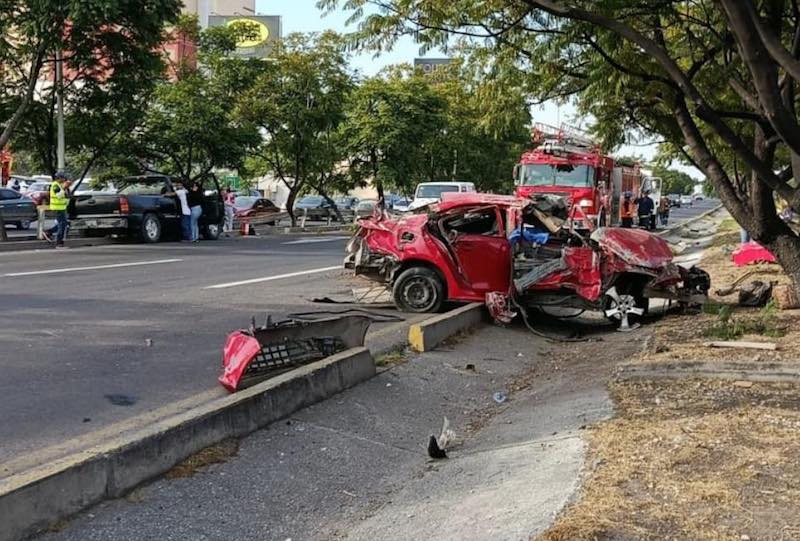 Muere una persona en accidente vehicular en Juriquilla, Querétaro