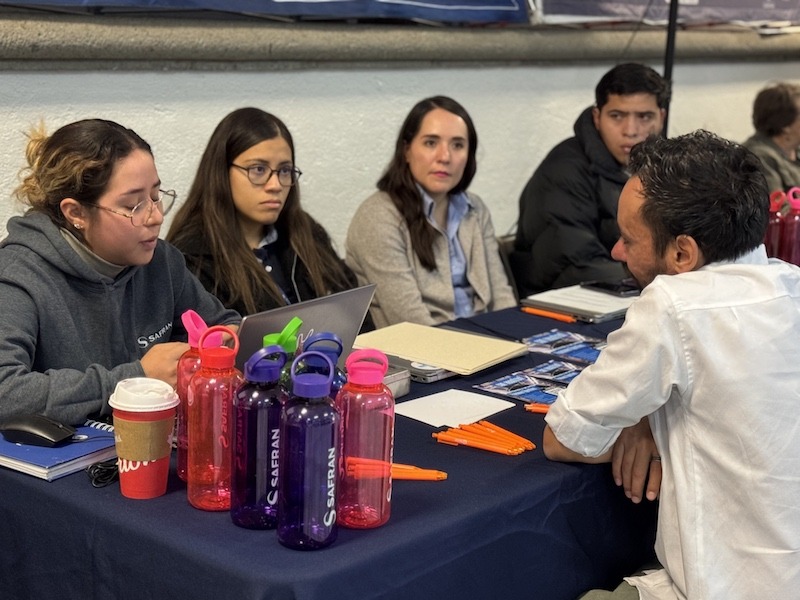 Realizan jornada de empleo en San Juan del Río ante cierre parcial de planta Mitsubishi