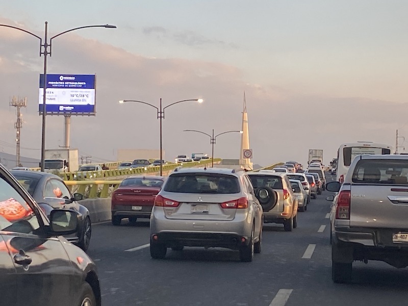 AMEQ asegura dos vehículos por prestar servicio de transporte irregular en Querétaro