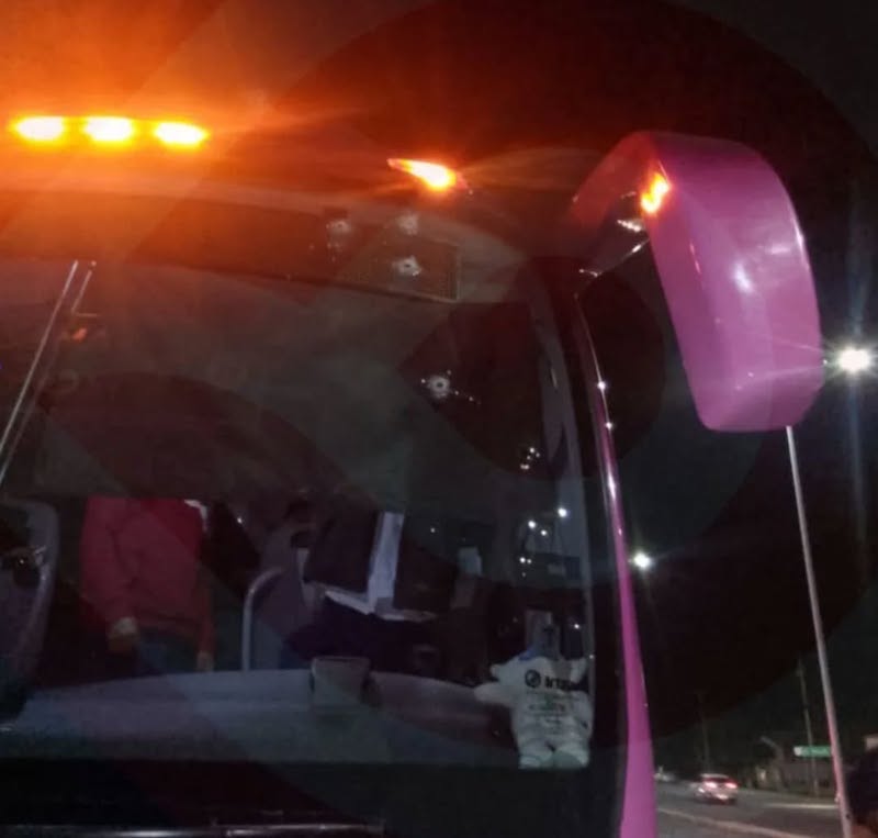 Atacan a balazos autobús de turistas en carretera Ciudad Valles–Tamazunchale