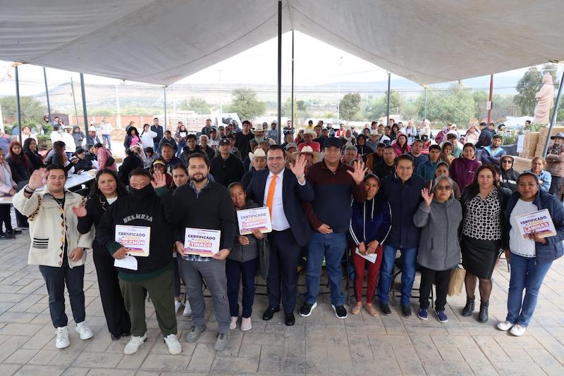 Entrega Gaspar Trueba apoyos a 113 familias de 42 comunidades de Colón