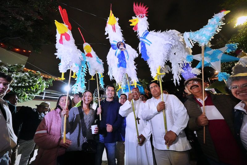 Participa Felifer Macías en el tradicional Gallo, Noche de Estrellas en Hércules