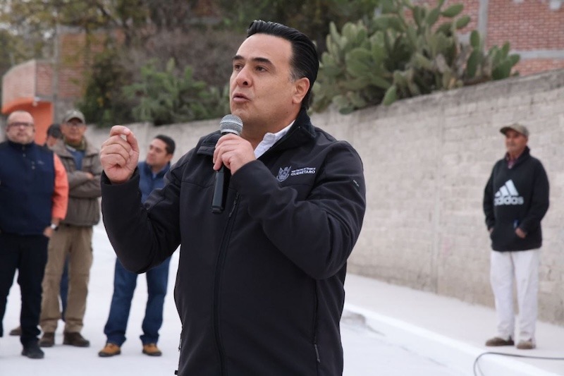 Entrega Luis Nava obra de mejoramiento vial en Huimilpan