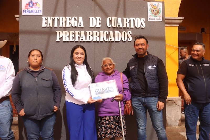 Entregan cuartos prefabricados a 12 familias en Peñamiller