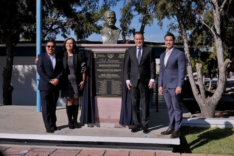 Felifer Macías acompaña al Gobernador Mauricio Kuri en la conmemoración del 140 aniversario de la Escuela Normal