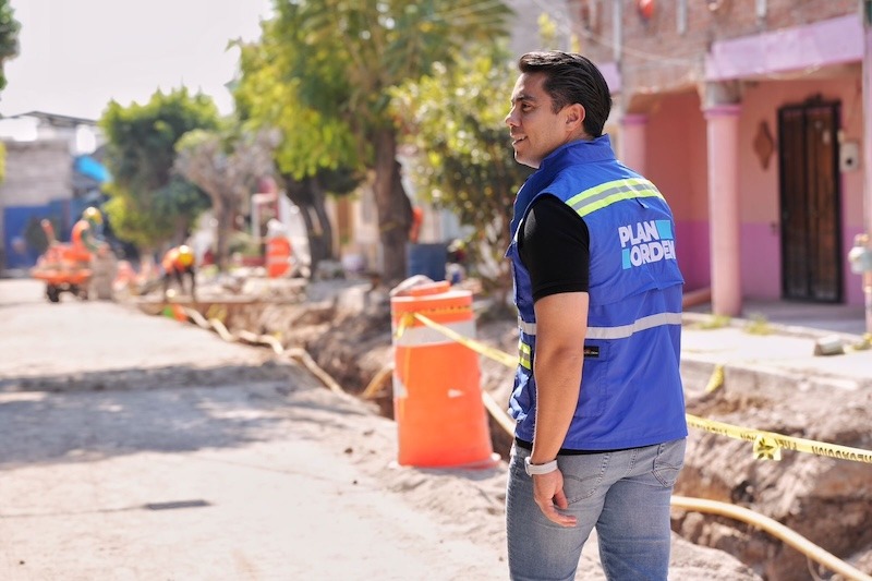 Felifer Macías supervisa obras pluviales en San Pedrito Peñuelas