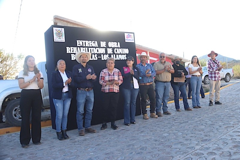 Ana Karen Jiménez entrega rehabilitación del camino Boquillas–Los Álamos en Peñamiller