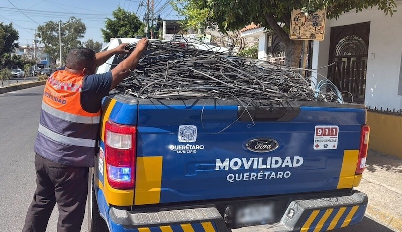 Continúa retiro de cableado en desuso para mejorar la imagen urbana de Querétaro en 2026