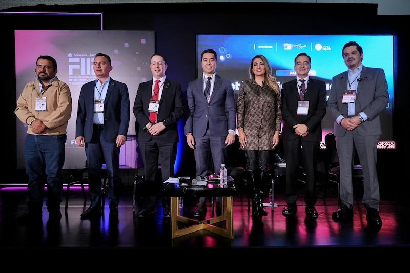 Felifer Macías presenta “Bloquers” como el programa de emprendimiento más importante en la historia de Querétaro