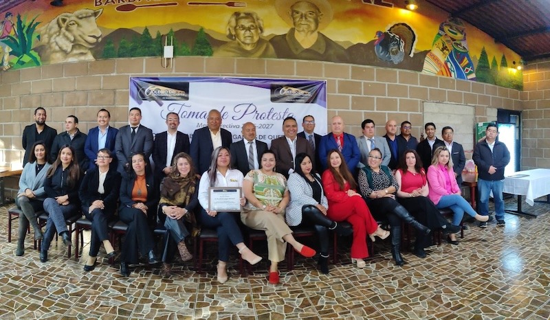 Óscar Pérez reconoce labor de abogados litigantes en Amealco