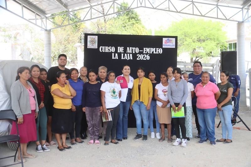 Ana Karen Jiménez pone en marcha cursos de autoempleo 2026 en comunidades de Peñamiller