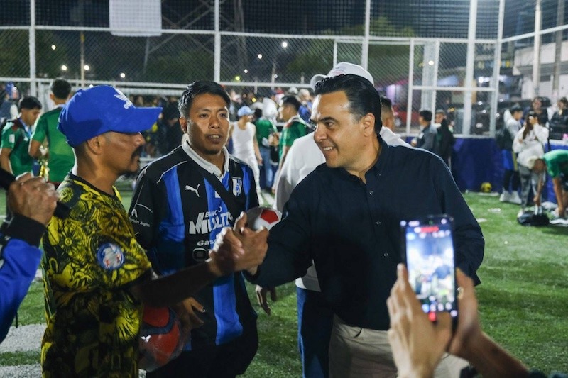 Luis Nava encabeza premiación del torneo “Talento de Barrio” en El Gallinero