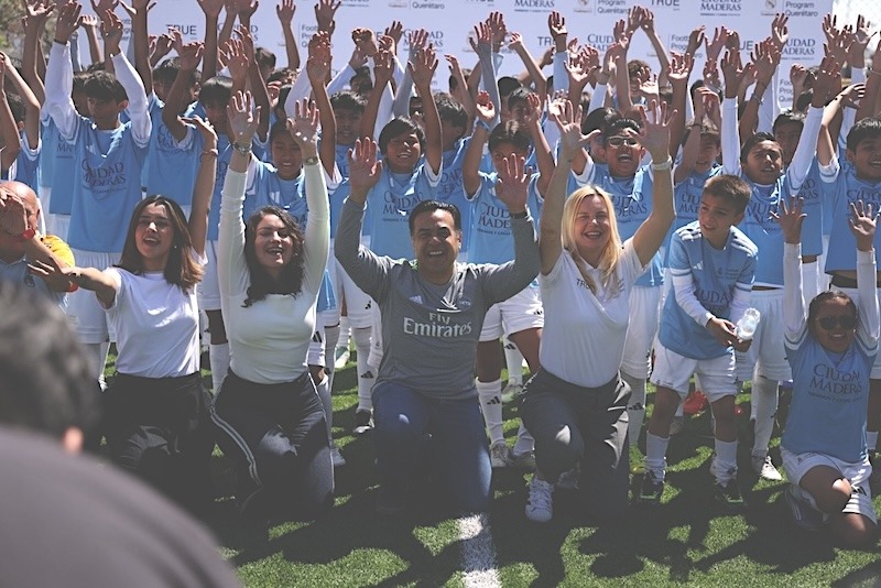 Luis Nava pone en marcha la segunda etapa del Educational Football Program en Querétaro