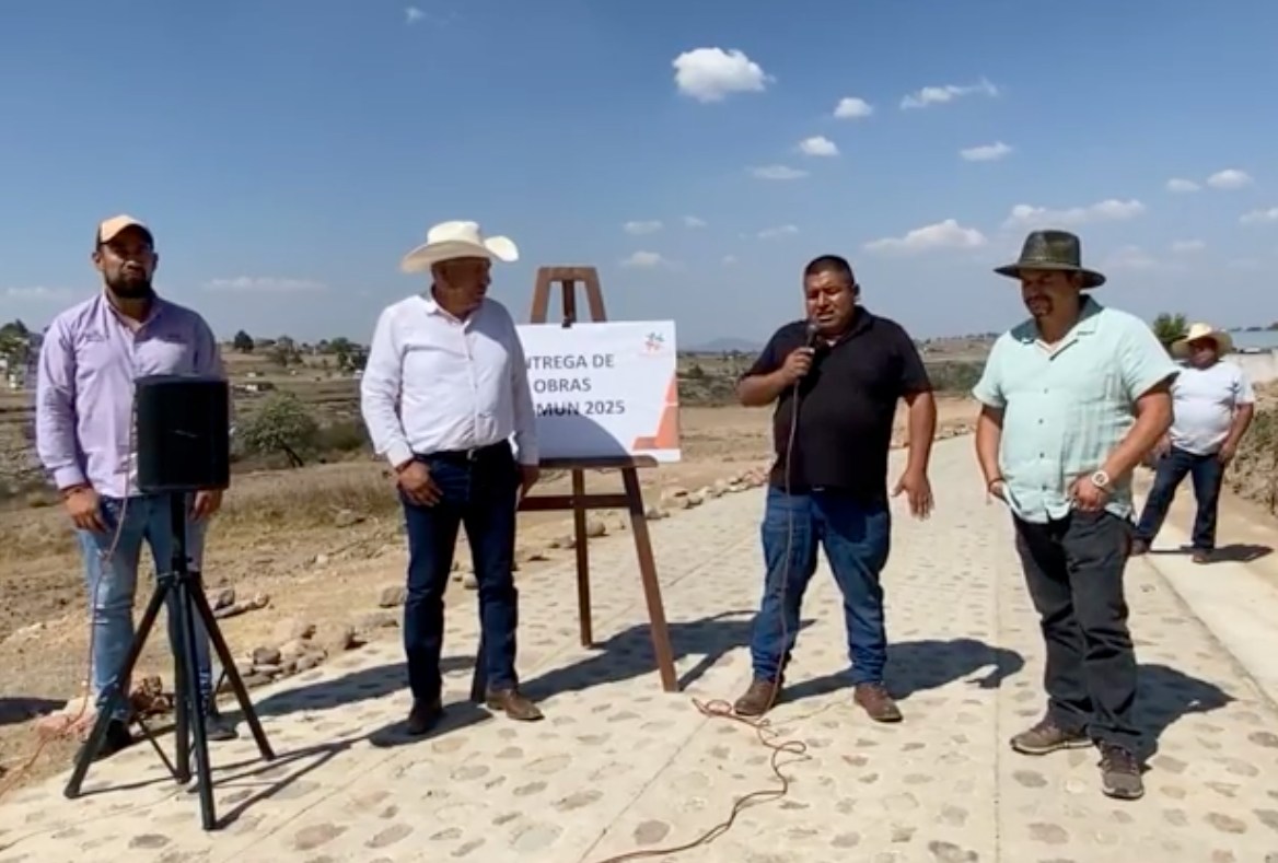 Óscar Pérez entrega 7 obras de caminos y vialidades en San Ildelfonso Tultepec, Amealco; se invierten casi 6 mdp