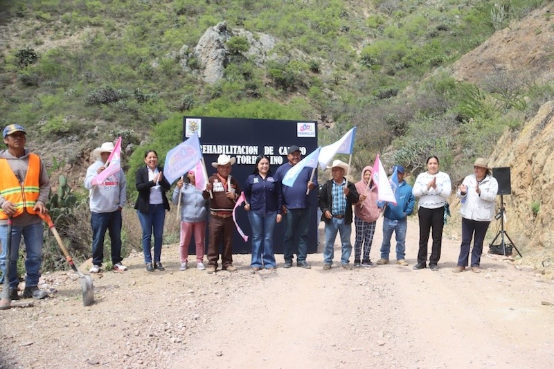 Inicia rehabilitación de camino en El Torbellino, Peñamiller