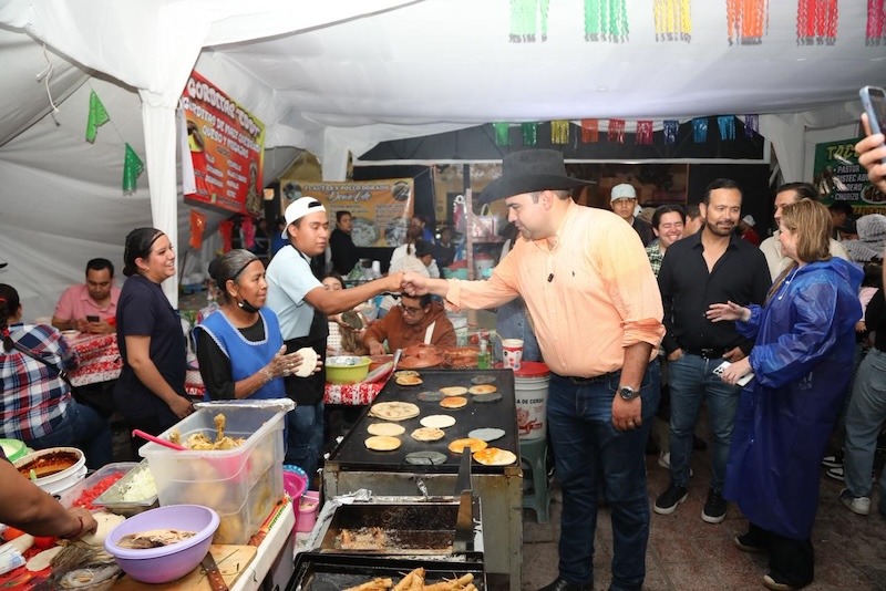 Lluvia no detiene el éxito del Festival del Nopal, el Pulque y la Gordita en Colón