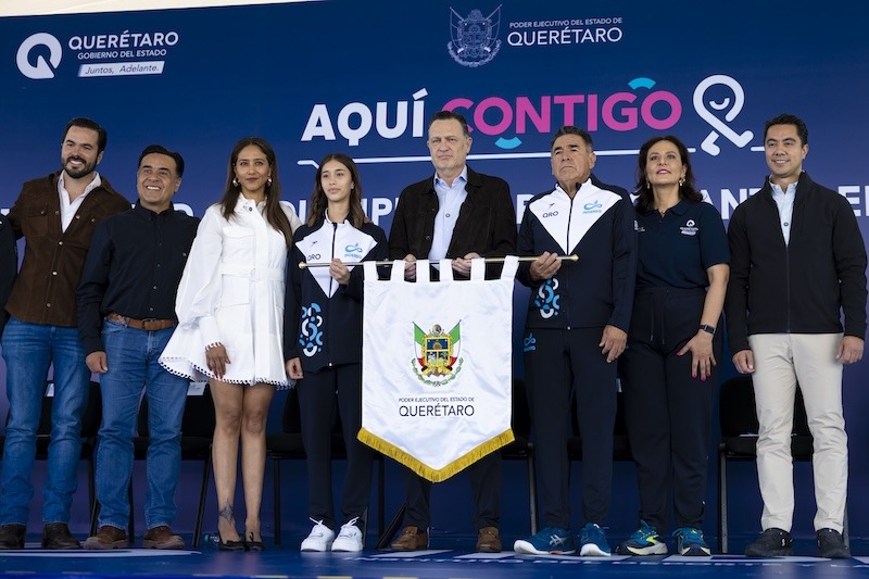 Mauricio Kuri abandera a atletas queretanos rumbo a la Olimpiada Nacional CONADE 2026