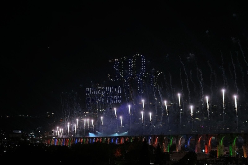Querétaro celebra 300 años de los Arcos con multitudinaria fiesta cultural