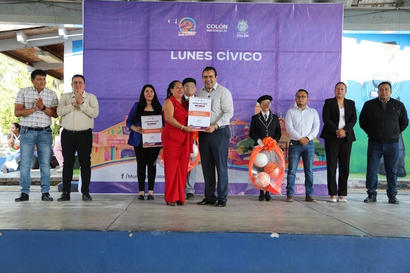 Entrega Gaspar Trueba techumbre y cancha en primaria “Leona Vicario”